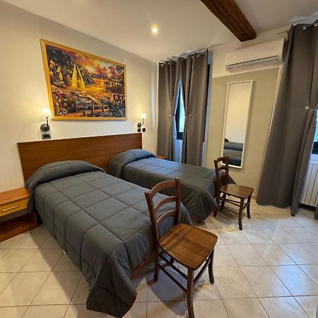 Hotel Duca Di Tromello ภายนอก รูปภาพ