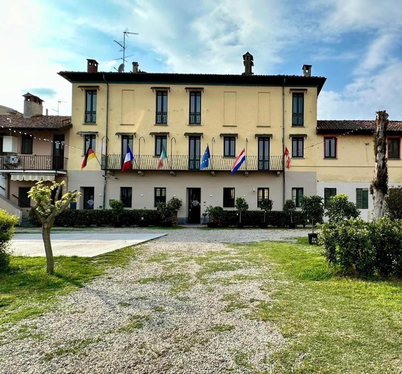Hotel Duca Di Tromello ภายนอก รูปภาพ